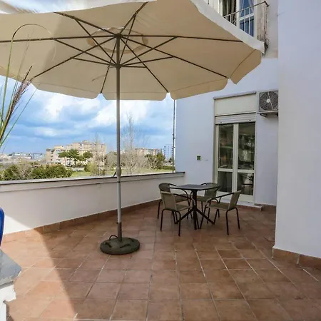 Elegant Terrace Carmela Apartamento